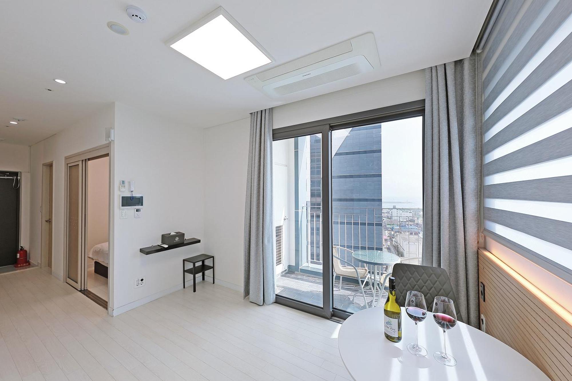 סוקצ'ו World Sky Residence Hotel מראה חיצוני תמונה