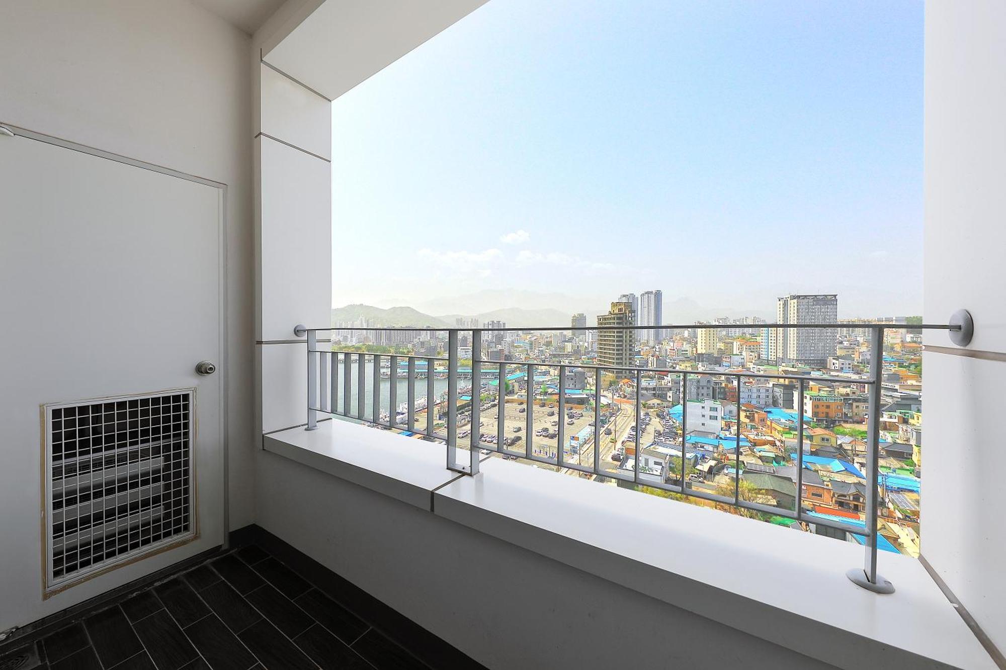 סוקצ'ו World Sky Residence Hotel מראה חיצוני תמונה