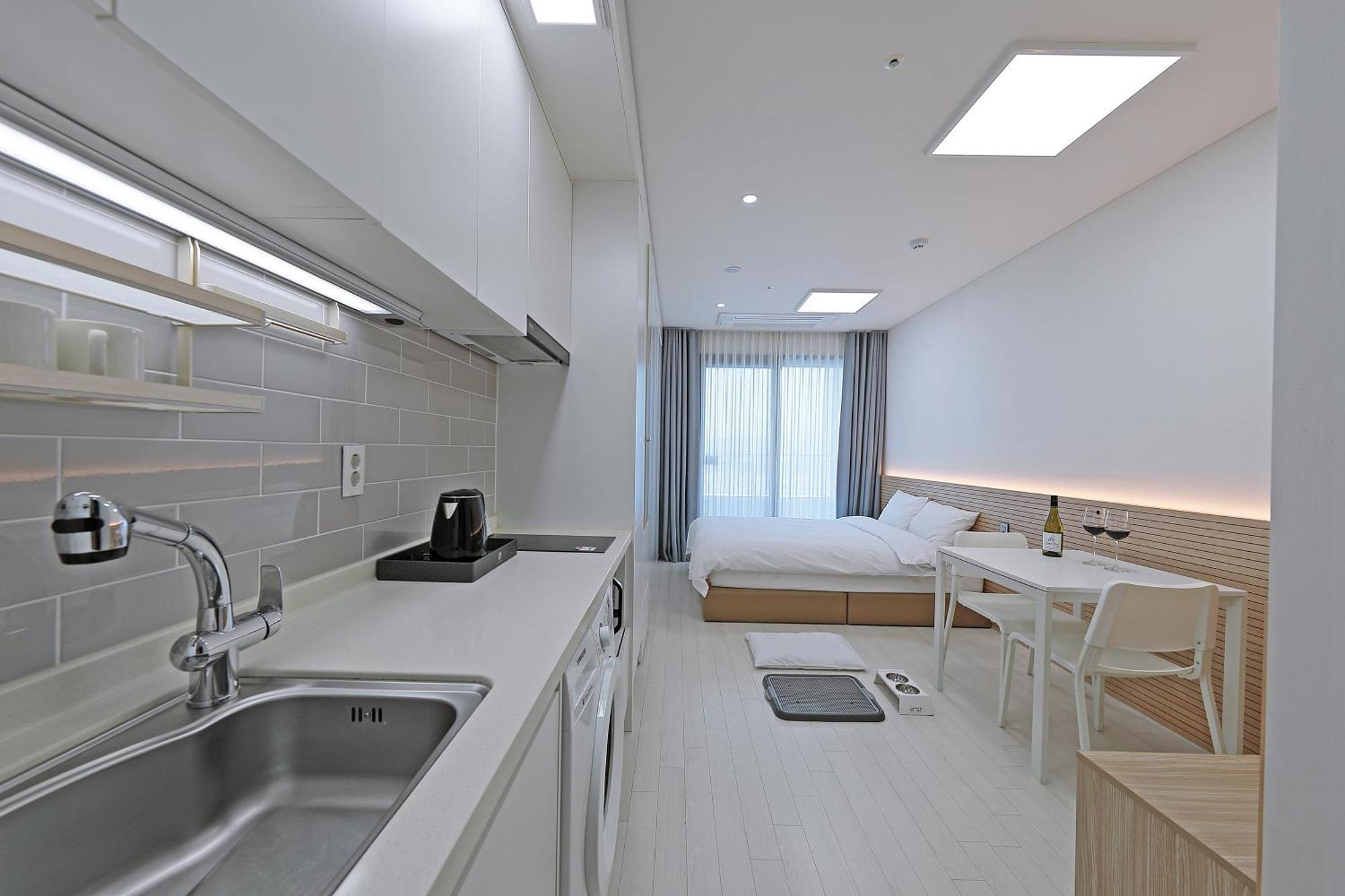 סוקצ'ו World Sky Residence Hotel מראה חיצוני תמונה