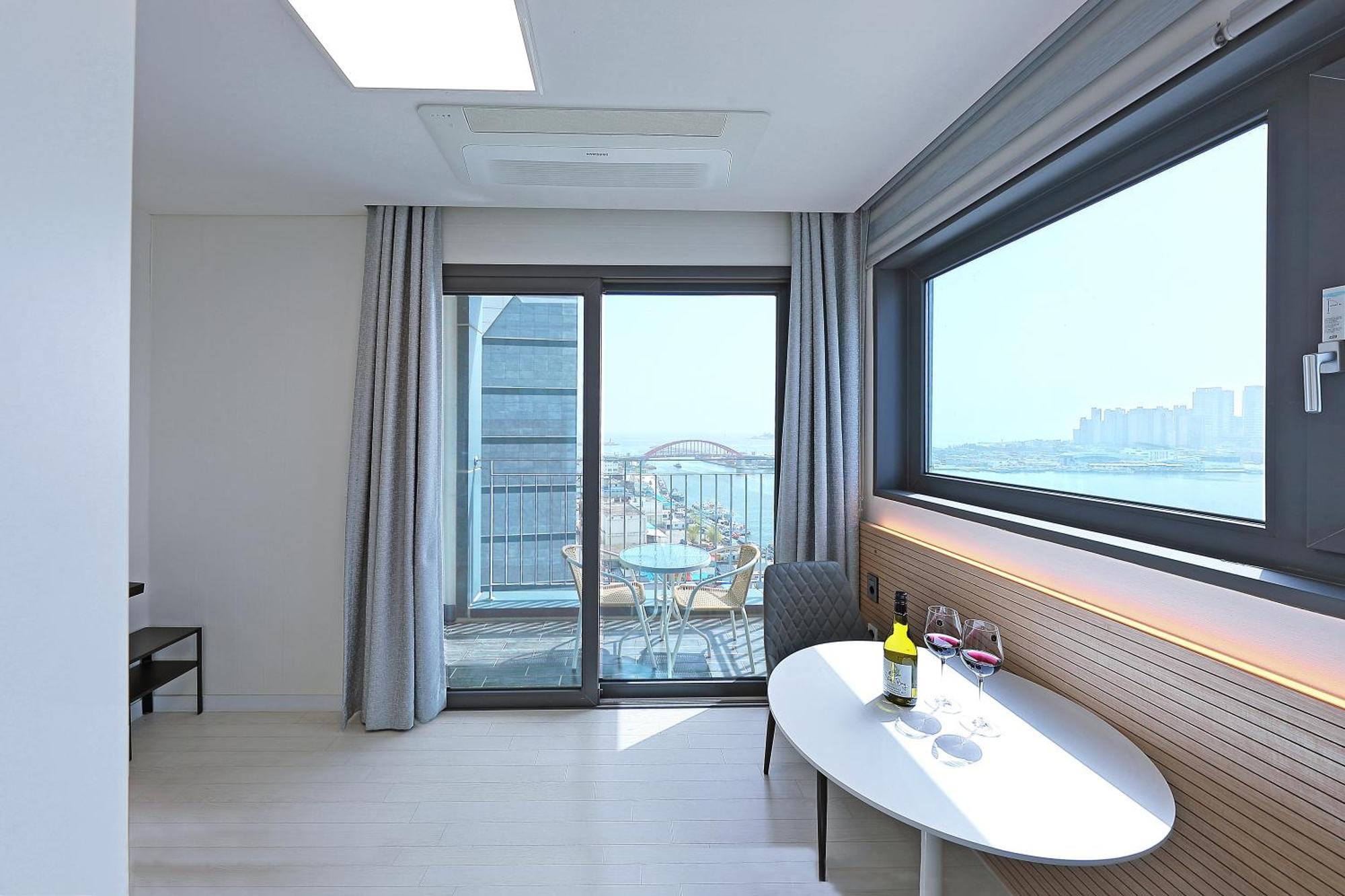 סוקצ'ו World Sky Residence Hotel מראה חיצוני תמונה