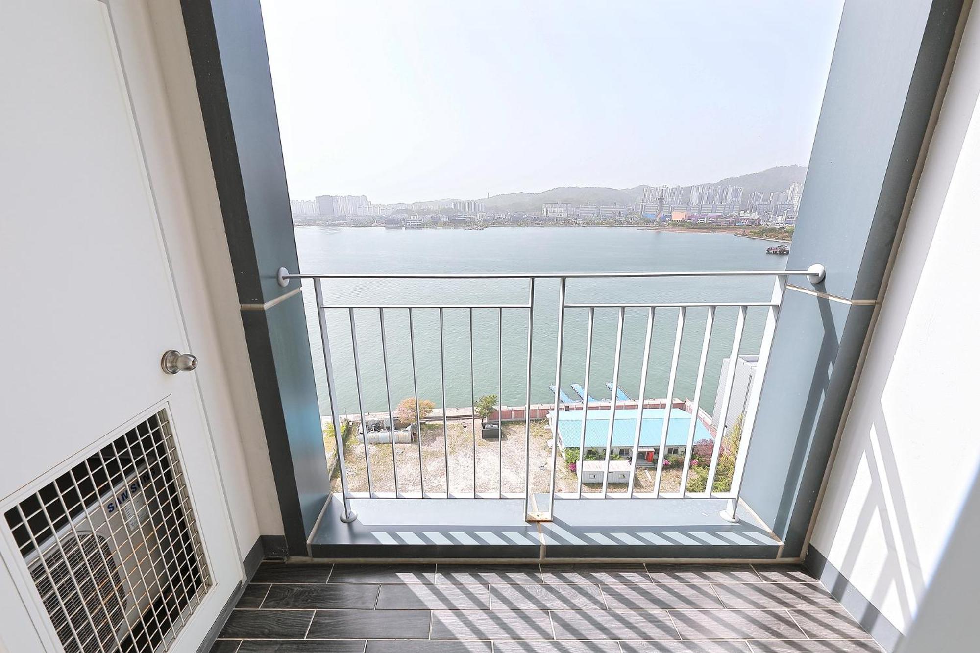 סוקצ'ו World Sky Residence Hotel מראה חיצוני תמונה