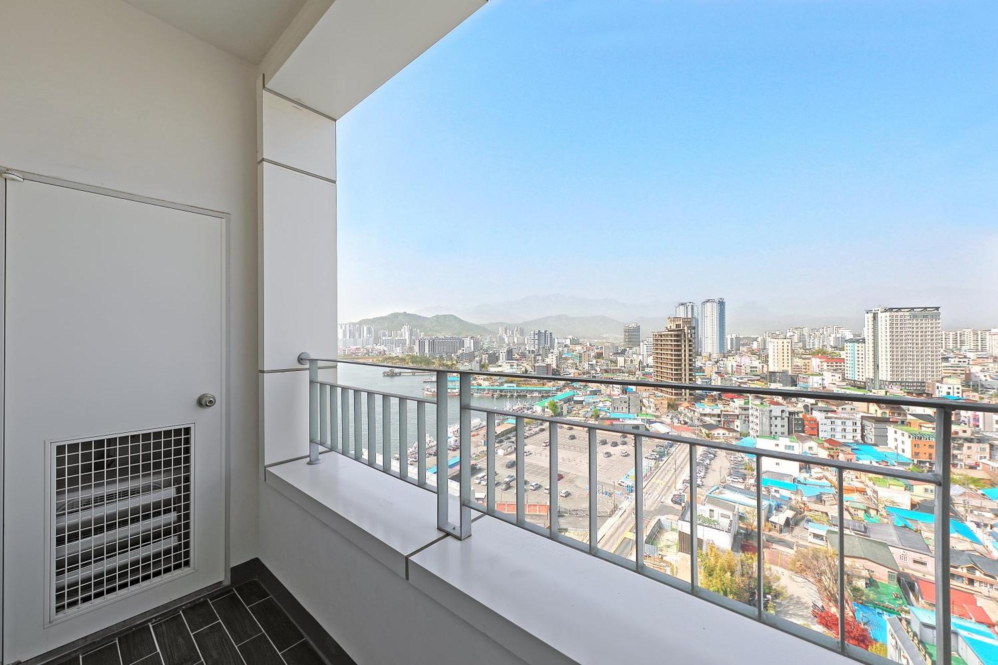 סוקצ'ו World Sky Residence Hotel מראה חיצוני תמונה